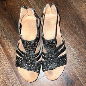 Earth Origins black wedge sandals